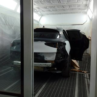 Odori molesti provenienti dalla Carrozzeria Alfa3, reato ambientale per il titolare: denunciato
