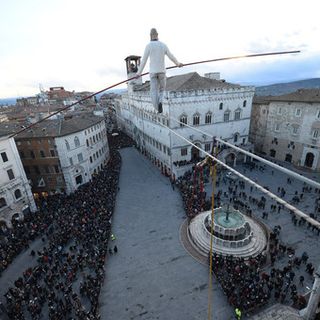 A ferragosto la traversata del funambolo torinese Andrea Loreni sopra il Santuario di Castelmagno