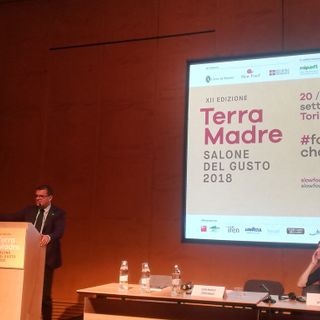 Terra Madre Salone del Gusto, il ministro dell'Agricoltura: &quot;Gli italiani devono essere sempre più consumatori consapevoli&quot;