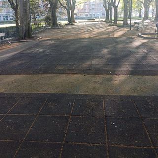 Giardino Cavallotti, l'appello dei cittadini: &quot;Rivogliamo la nostra altalena&quot;