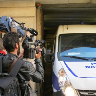 L'uscita di uno dei &quot;cellulari&quot; con a bordo gli arrestati