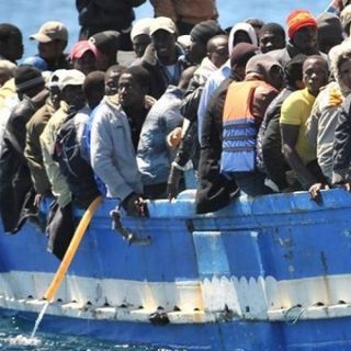 Ad Alpignano un flash mob per ricordare le vittime dell'immigrazione
