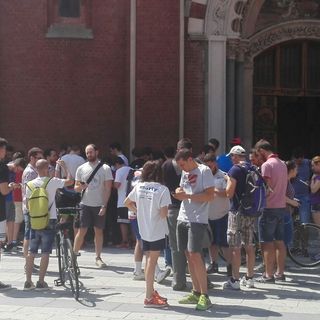 Torino, ressa davanti alla chiesa: ma sono i fedeli di Pokemon Go