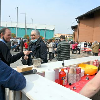 gruppo di persone in parrocchia