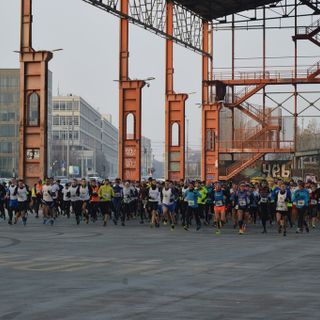 Due giorni di corsa che fa bene a Parco Dora: La Nove di Natale aiuta Ugi