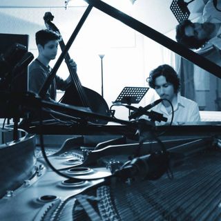 Baudelaire rivive al Jazz Club con “I suoni del male”: questa sera, la presentazione del disco di Emanuele Sartoris e Marco Bellafiore