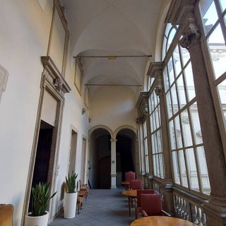 loggiato palazzo civico