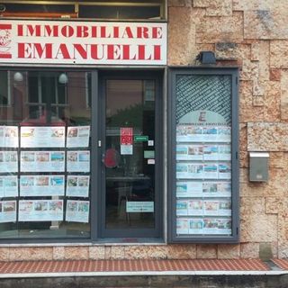 Agenzia Immobiliare Emanuelli: da oltre 30 anni si occupa di compravendita di immobili con serietà e professionalità