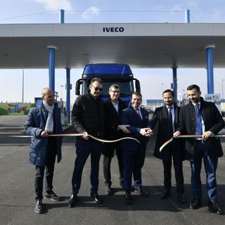 I bisonti della strada hanno un animo gentile e sensibile all'ambiente: Torino ha la sua prima stazione di rifornimento a gas naturale liquefatto