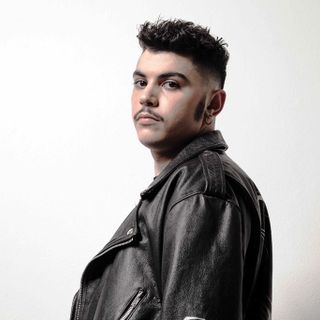 Il rapper Izi incontra i suoi fan a Torino, presso la Feltrinelli Stazione di Porta Nuova