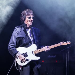 La chitarra di Jeff Beck incanta Stupinigi: inizio da favola per il Sonic Park