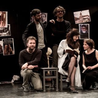 Il fascino del male mascherato dalla menzogna: &quot;L'avversario&quot; apre la stagione del Teatro Baretti