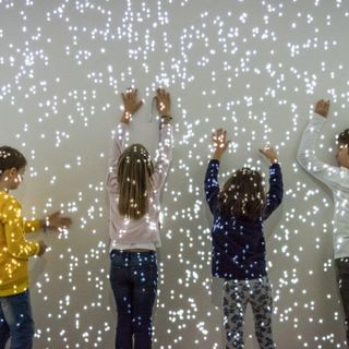 Prorogata al 2 maggio &quot;L'infinita curiosità&quot;, un viaggio nell'universo in compagni di Tullio Regge