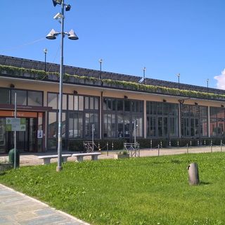 edificio con pareti trasparenti