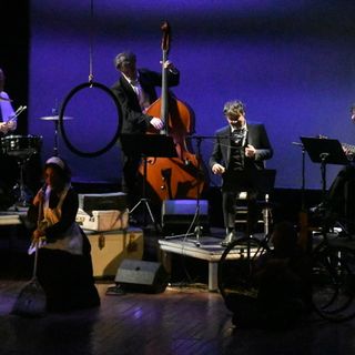 artisti sul palco