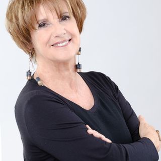 La &quot;posta del cuore&quot; di Natalia Aspesi prende voce sul palco con Lella Costa e Ornella Vanoni