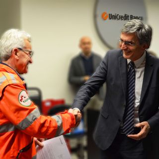 Alla Croce Verde Cumiana nuovi defibrillatori e ausili per anziani e disabili