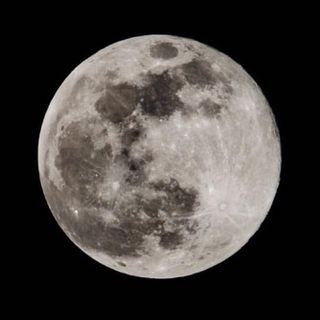 Occhi al cielo martedì 7 marzo per la Luna piena del Verme, che annuncia la primavera