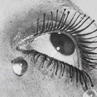 Il fotografo che amava le donne: a Torino gli scatti di Man Ray nella Parigi degli anni Venti [FOTO]