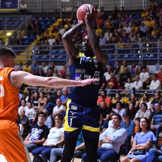 Basket, la Reale Mutua torna a casa: domenica lo scontro con Treviglio