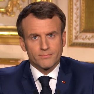 Coronavirus, Macron: &quot;Siamo in una guerra sanitaria, per 15 giorni non uscite da casa&quot;, da domani alle 12 chiuso l'ingresso in Europa e sospeso Schengen