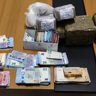 soldi e droga sequestrati dalla polizia