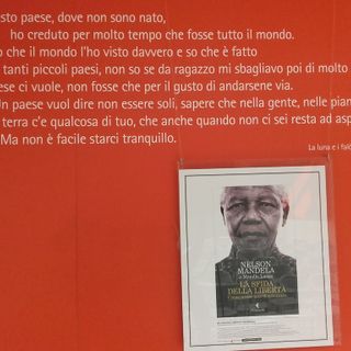 La vita di Nelson Mandela esposta alla Feltrinelli Express di Porta Nuova