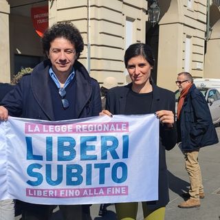 Suicidio assistito, Cappato e Appendino a Torino per la raccolta firme: &quot;Siamo un Paese ancora incivile&quot;