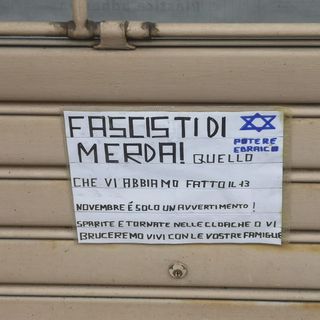 Aliud denuncia: &quot;Minacce di morte e volantini che inneggiano alla nostra sparizione. Intervengano le istituzioni&quot;