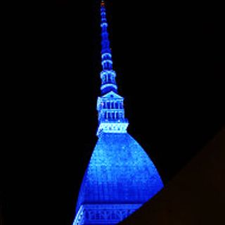 La Mole si accende di blu questa notte