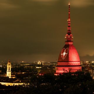 La Mole si illumina di rosso per accendere un faro sulla donazione di organi