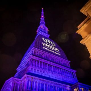 Domani sera la Mole si colora di blu per la Giornata Mondiale del rifugiato Domani sera la Mole si colora di blu per la Giornata Mondiale del rifugiato