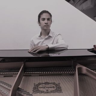 Nella foto il giovane pianista Lorenzo Nguyen Nella foto il giovane pianista Lorenzo Nguyen