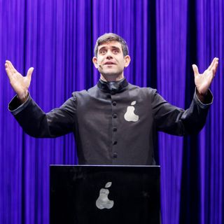 "Nel nome del Dio Web", Matthias Martelli