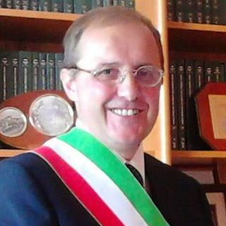 Il sindaco di None Enzo Garrone