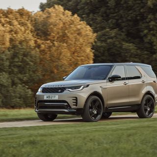 Nuova Discovery: motorizzazioni efficienti, migliore connettivita', piu' comfort e versatilita' per la famiglia