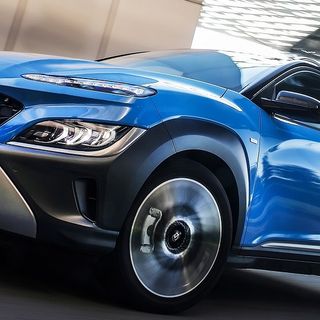 Nuova KONA amplia la gamma elettrificata dei SUV Hyundai