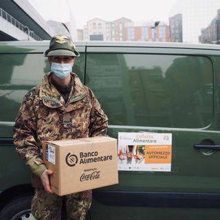 L'impegno degli alpini della Taurinense per la giornata della Colletta Alimentare