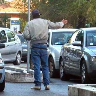 Giro di vite dei Carabinieri contro i parcheggiatori abusivi di Torino