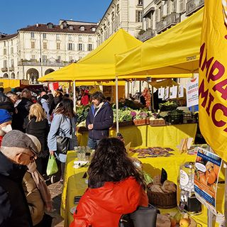 Mercati di Campagna Amica per un Natale in famiglia con i cibi contadini: ecco tutti gli orari e le location