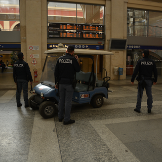 Controlli di Natale della Polfer sui treni piemontesi: un arresto e 11 indagati