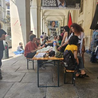 Da Palazzo Nuovo al Rettorato, pranzo degli occupanti in via Po