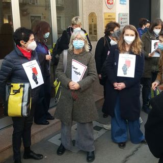 Protesta al consolato polacco pro aborto: &quot;Anche in Piemonte siamo sotto attacco&quot; [VIDEO]