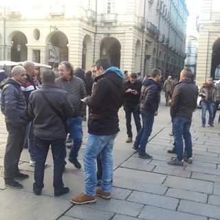 Emendamento &quot;pro-Uber&quot;, anche a Torino la protesta dei taxisti