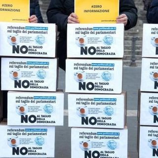 Comitato &quot;C'è chi dice no&quot;, Partito Radicale e associazione Marco Pannella di Torino partecipano al flash mob di domenica 23 febbraio