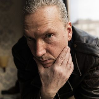 Mauro Repetto porta a teatro la vera storia degli 883