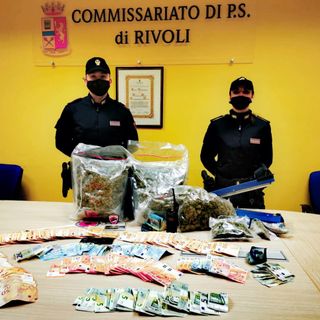 poliziotti droga sequestrata