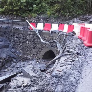 Bardonecchia, ripulita e transitabile (a tratti) la provinciale 235 di Rochemolles