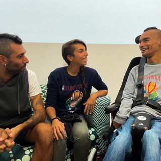 Il viaggio in carrozzina di Sami, da nord a sud Italia sfidando ogni barriera