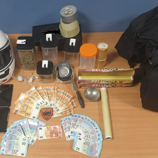 Hashish e marijuana a domicilio: arrestato lo spacciatore di corso Francia che riforniva i giovani di San Donato e San Paolo